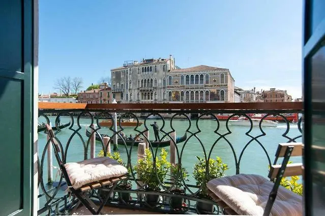 Casa Zucchi | Grand Canal Apartment Wenecja